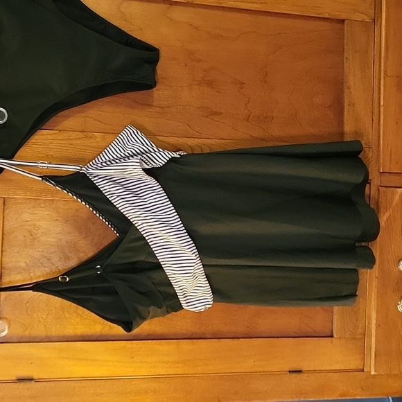 Bathing suit - Picture 6 of 7